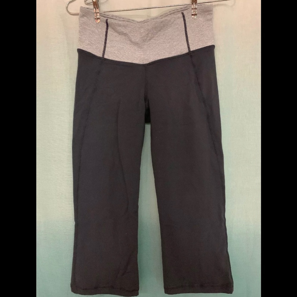 🍋 Lululemon Capri Leggings Size 4 Gray